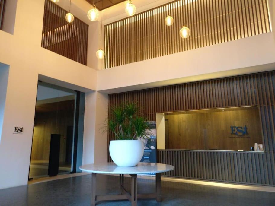 Apartment 3min Bangsar Lrt-1 Station To Kl Sentral-superview Kuala Lumpur
